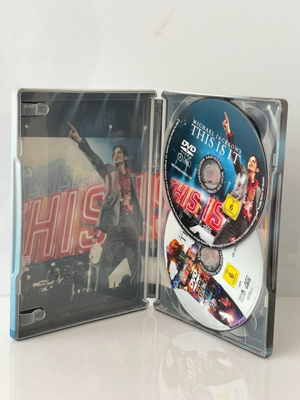 Tutti i DVDs: Michael Jackson's - This Is It - Special – Usato da Jonen venduto da BMWE369 3