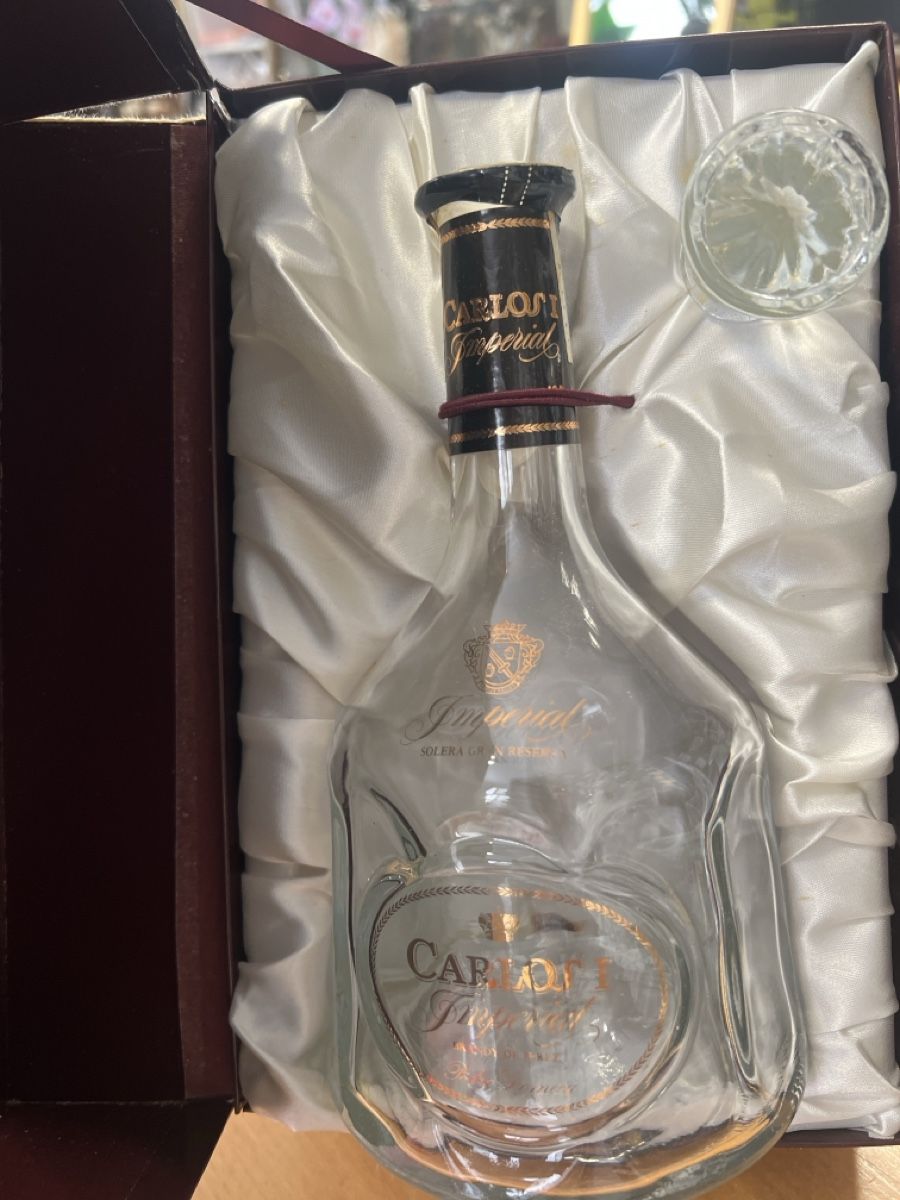 Bevande alcoliche: Carlos I Imperial Brandy, leer – Usato da Rorschach venduto da TrendyDeals 1