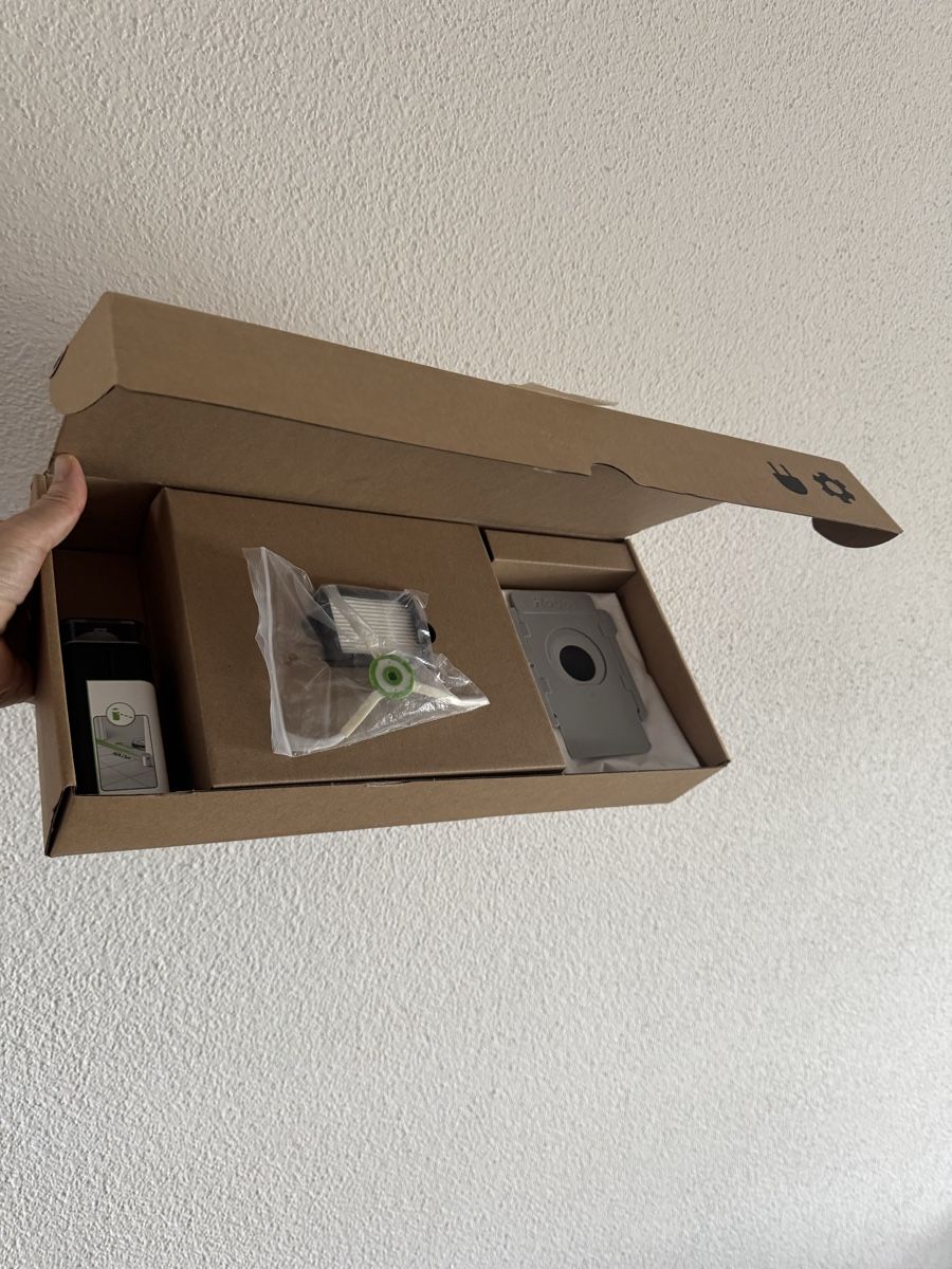 Irobot Aspirapolveri & Accessori: iRobot Roomba (i3+i3558) – Usato da Zürich venduto da Chitonarumara 3