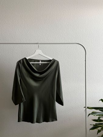 dunkelgrüne Bluse