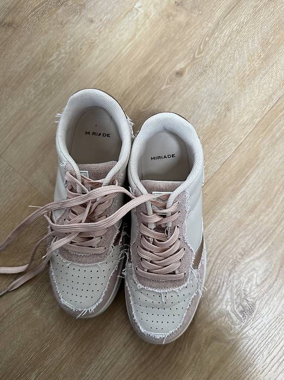 Scarpe da donna: Basket Miriade 37 neuves – Usato da Rue venduto da AnaNad 1