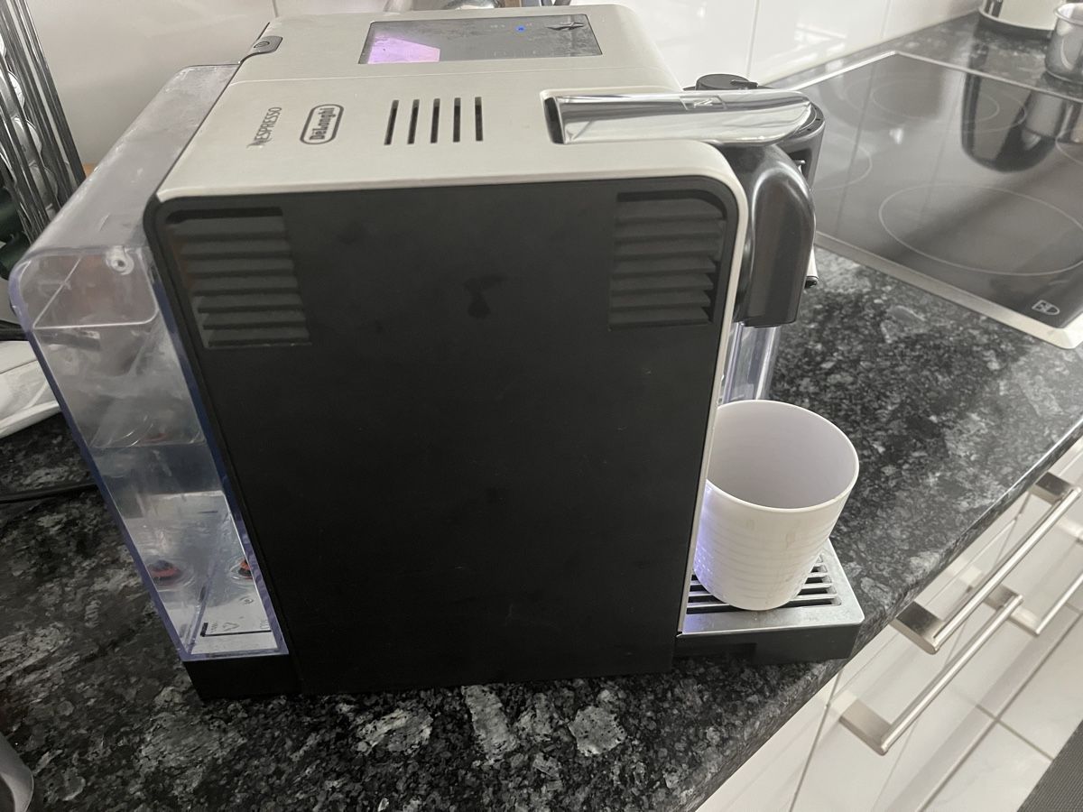 De'Longhi Macchine per caffè & Macchine per espresso: Nespresso Delonghi Lattissima Pro – Difettoso da Bülach venduto da coco4321 2