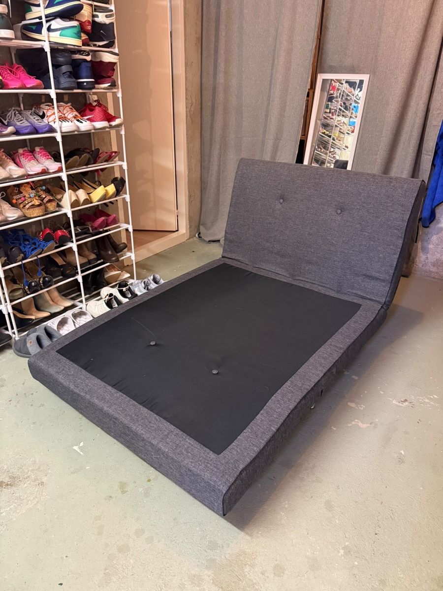 Sofas: Bettsofa-Schlafsofa  – D'occasion à Muhen par marc1995 1