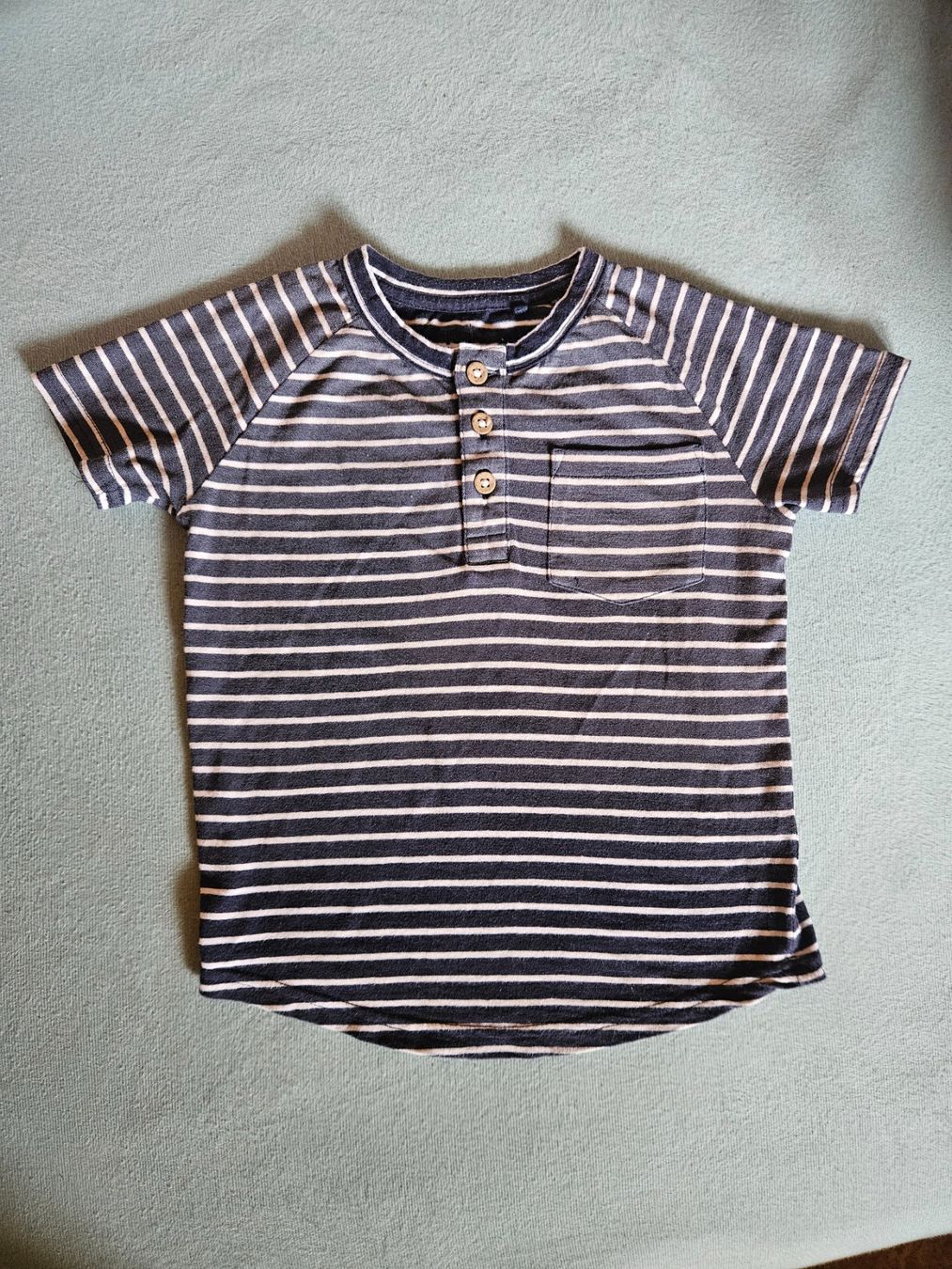 Hemden, T-Shirts & Polos: T-Shirt Gr. 104 – Gebraucht aus Worb von jun_fj8w