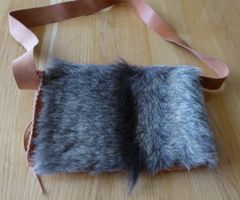 Handtasche aus Gamsfell + Hirschleder aus Jagd in Graubünden