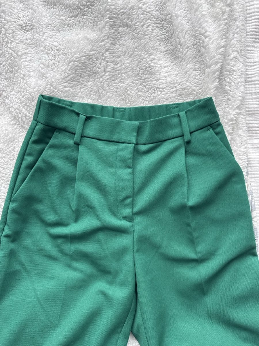 H&M Anzüge & Kostüme: Ensemble tailleur vert H&M taille S - Chic et tendance – Neu (gemäss Beschreibung) aus Malleray von sam_9bkx 4