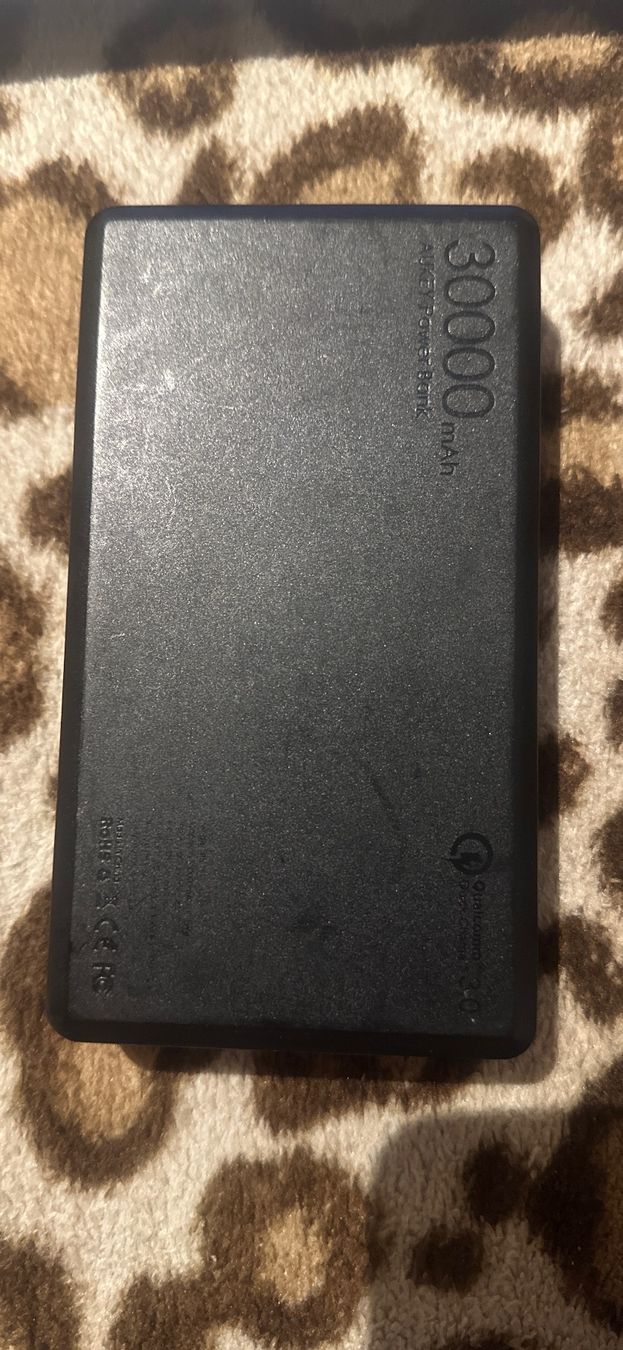 Aukey Ladegeräte: Powerbank mit 30000 mAh – Gebraucht aus uzwil von Semkii.j 2