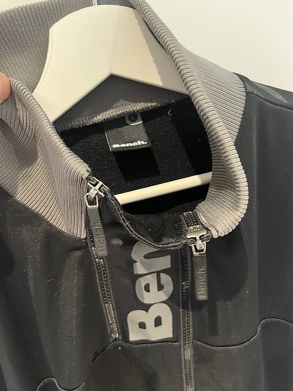 Giacche: Bench Sweatjacke  – Usato da Zunzgen venduto da TCS 1
