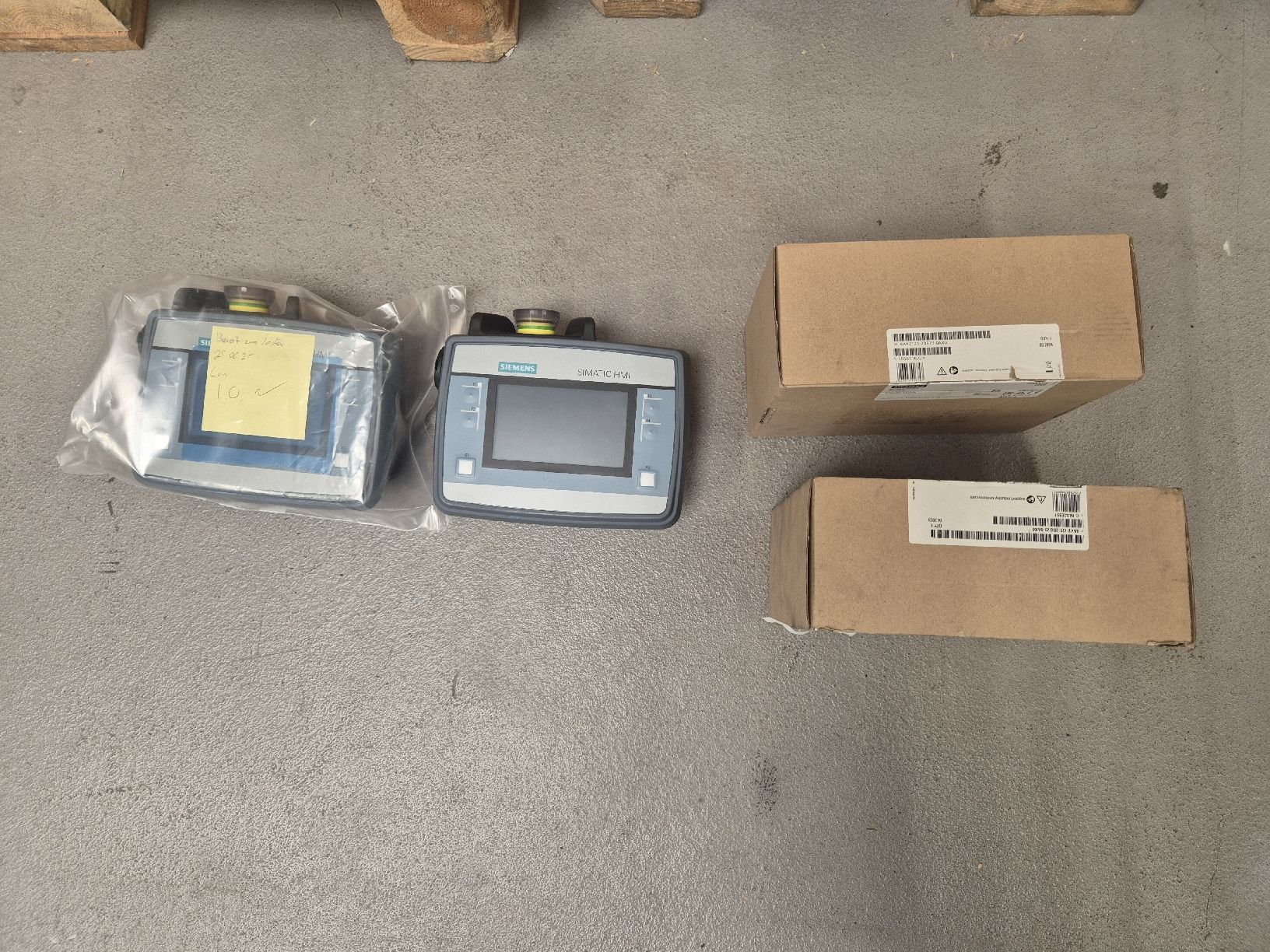 Siemens Componenti elettronici: 4 Stück Siemens Simatic HMI KTP400 F Panel – Nuovo e nell'imballaggio originale da Thalwil venduto da Moritz.A 3