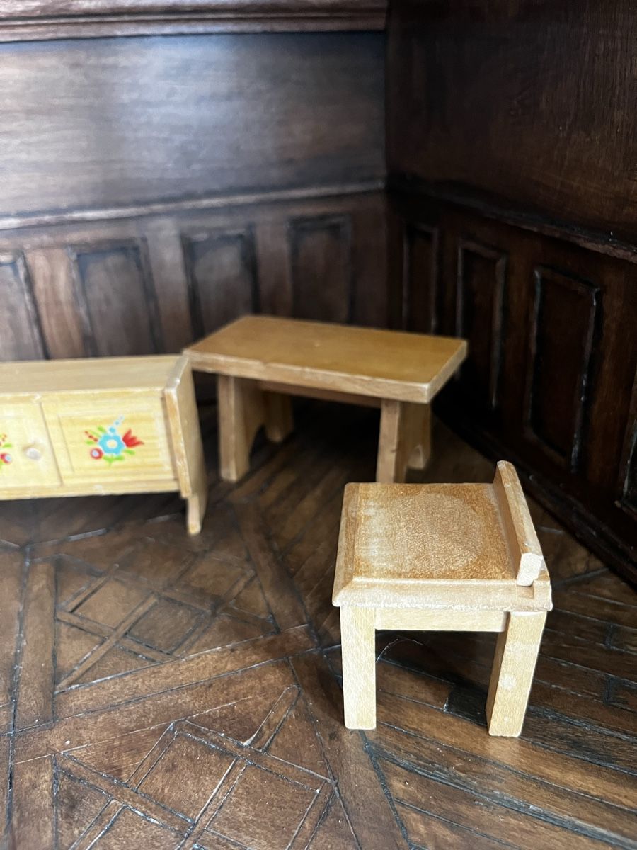 Case e mobili per bambole: Lot Puppenmöbel Holz – Usato da Brugg AG venduto da Faint.Memory 3