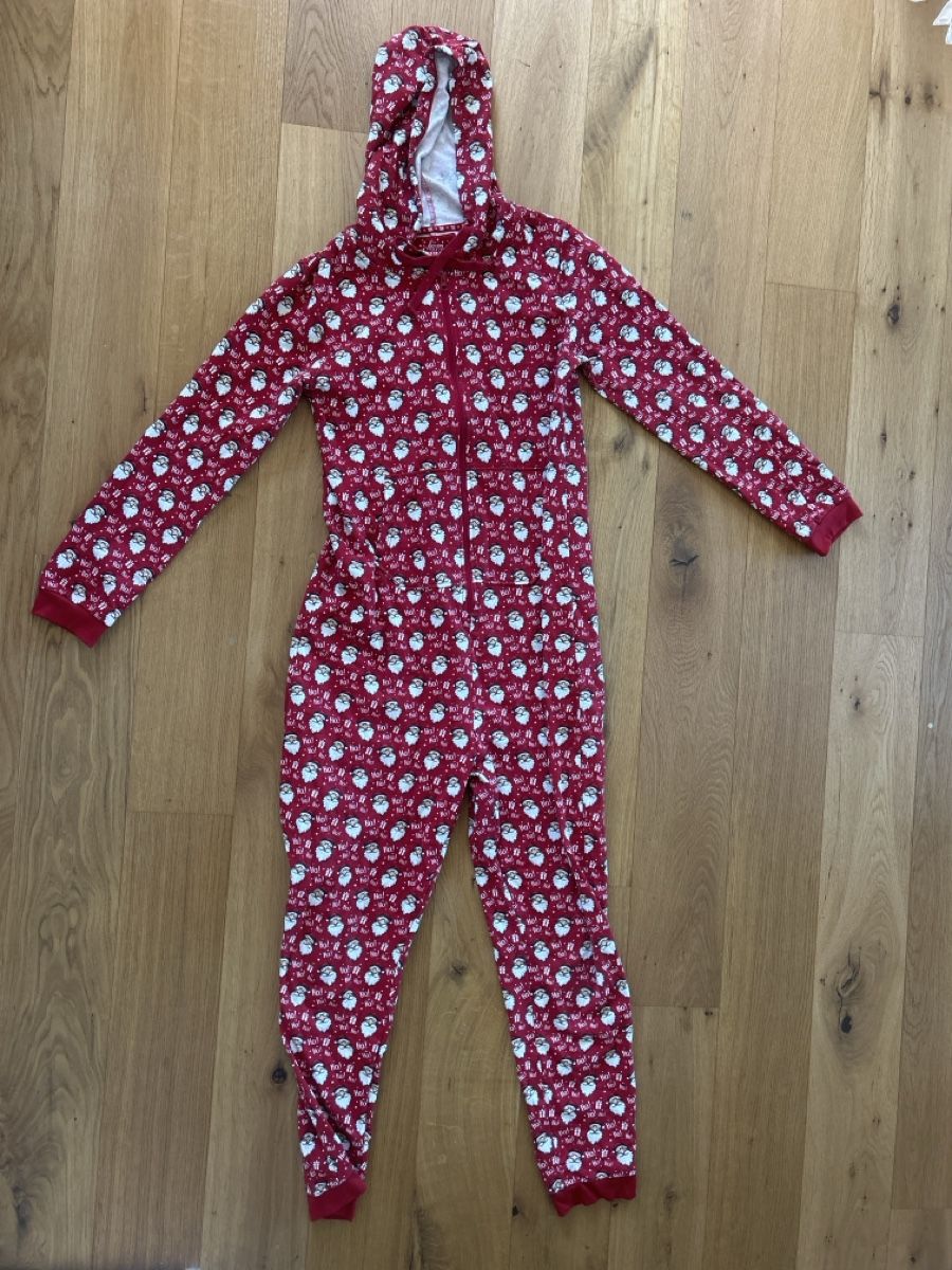 Pigiami: Christmas onsie – Usato da Bern venduto da la_raa_