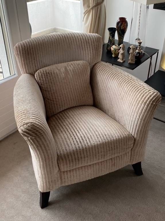 Poltrone: 2 lounge chairs with poufee – Usato da Genève venduto da stephen_gva