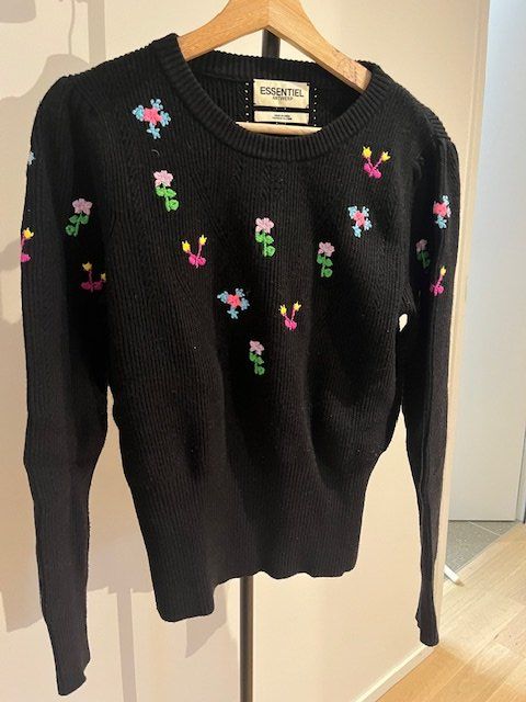 Maglioni & Felpe: Schöner schwarzer Pullover von Essentiel Antwerp - wie neu – Nuovo (secondo la descrizione) da Zürich venduto da car_pth8
