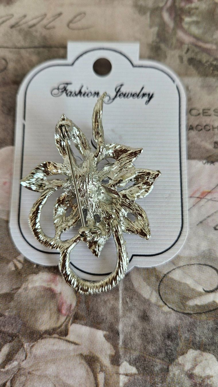 Spille & Fermagli: Elegante Brosche mit Perle & Strass Silberfarben – Nuovo e nell'imballaggio originale da Gossau ZH venduto da fashiontwo 4