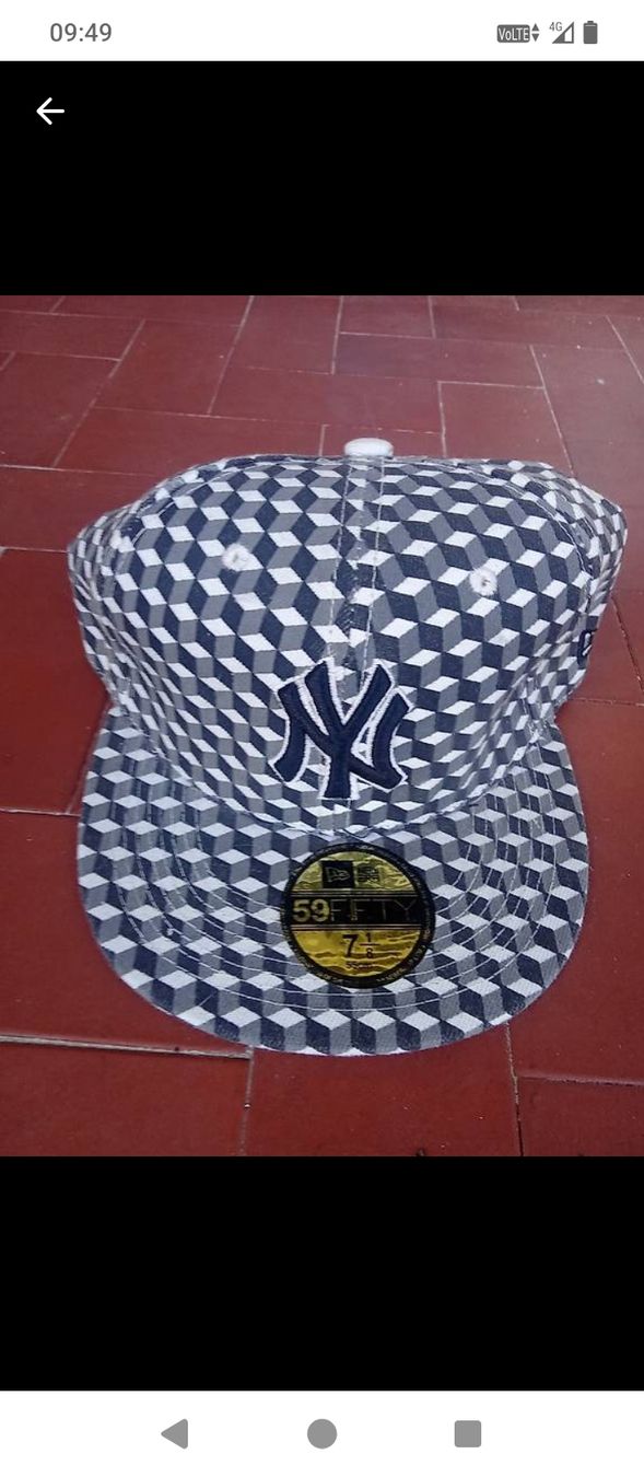 Chapeaux, bonnets & casquettes: Casquettes  – D'occasion à Torgon par vou_pnr8