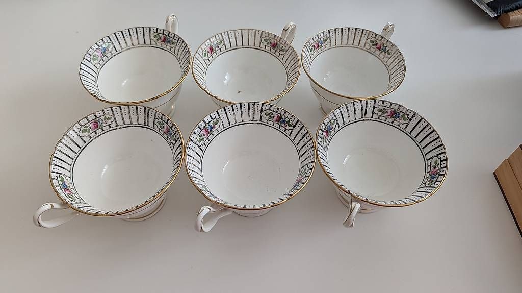 Set di piatti: Shelley Bone China – Usato da Riehen venduto da jan_mz8d 4