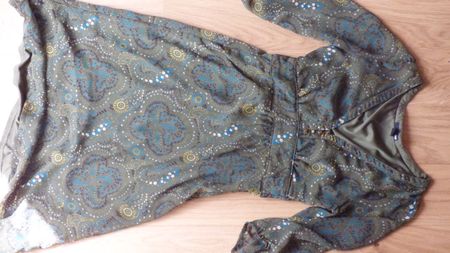 H&M Kleid, Gr. 38, olivgrün-gemustert
