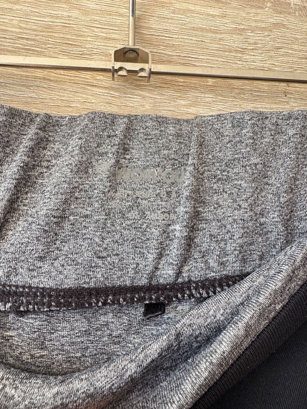 Leggings: Legging de sport noir – Usato da Montreux venduto da Izapechee 1