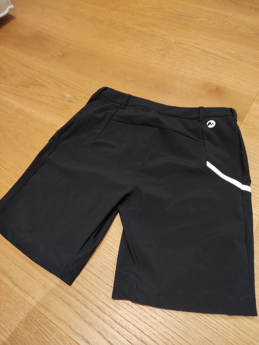 Martini Pantaloni: Sportliche kurze Hose Gr 46 – Usato da Sitterdorf venduto da Orvell 1