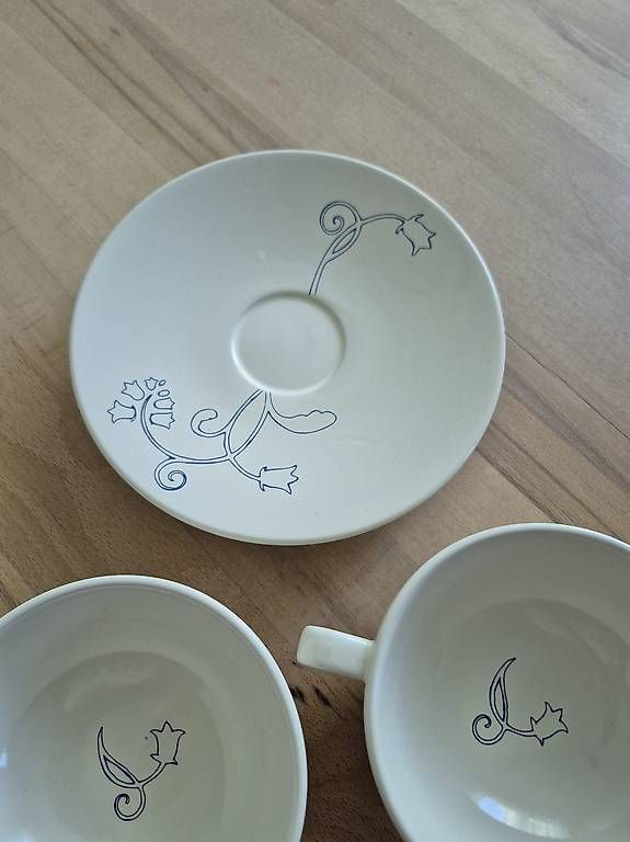 Set di piatti: Teeservice 4-teilig weiss blau - neuwertig – Usato da Buttisholz venduto da Ottilia31 3