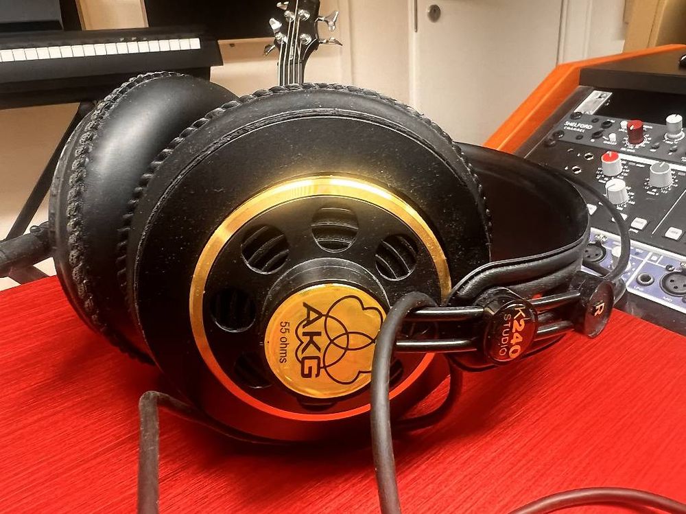 Akg Kopfhorer Saturn