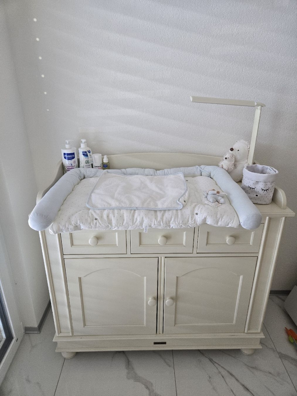 Cassettiere: Théophile et Patachou Antique Commode – Usato da Le Landeron venduto da Plushka 2