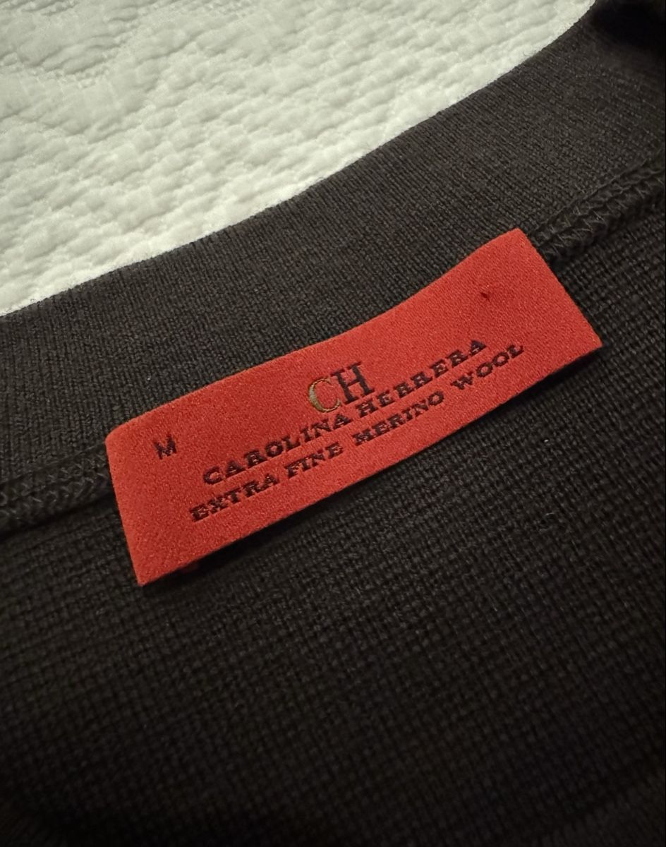 Carolina Herrera Maglioni & Felpe: Carolina Herrera - wool pull - M – Nuovo (secondo la descrizione) da Collonge-Bellerive venduto da alejan_0984 1