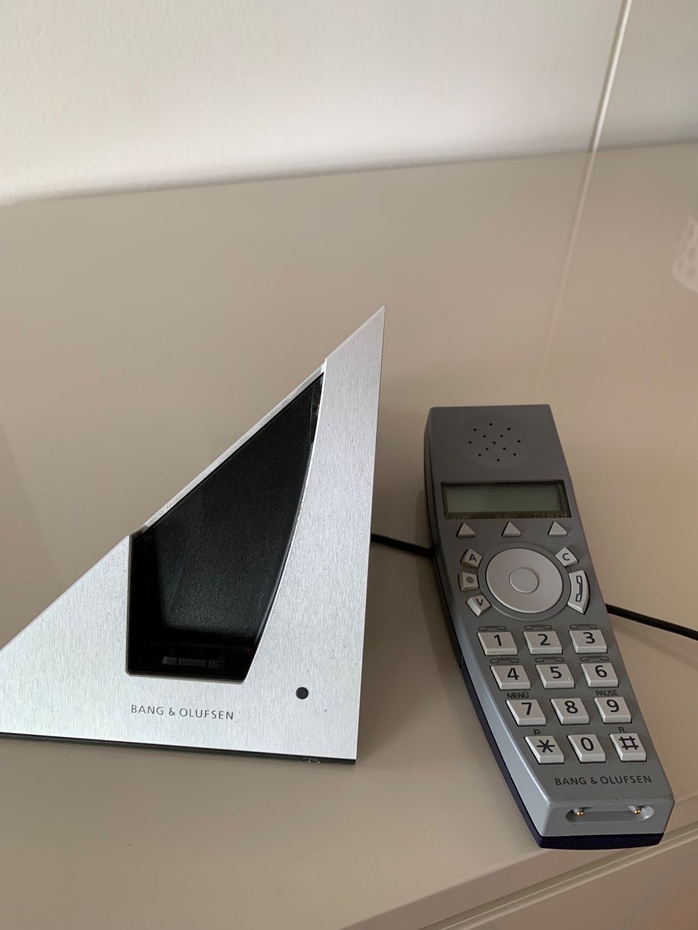 Bang & Olufsen Telefone: Bang & Olufsen BeoCom 6000 Telefon – Gebraucht aus Bremgarten AG von  1