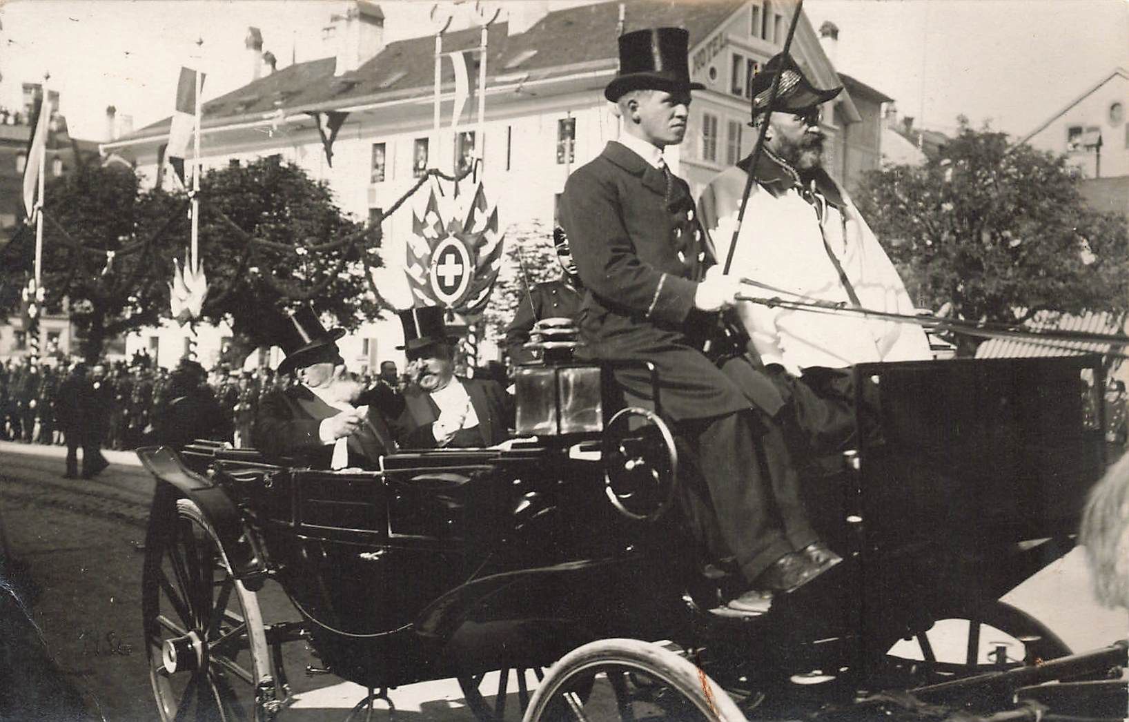 Cartoline postali: Bern Parade – Usato da Biasca venduto da Blenio71