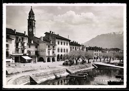 AK Ascona, Straßenpartie mit Blick zur Kirche
