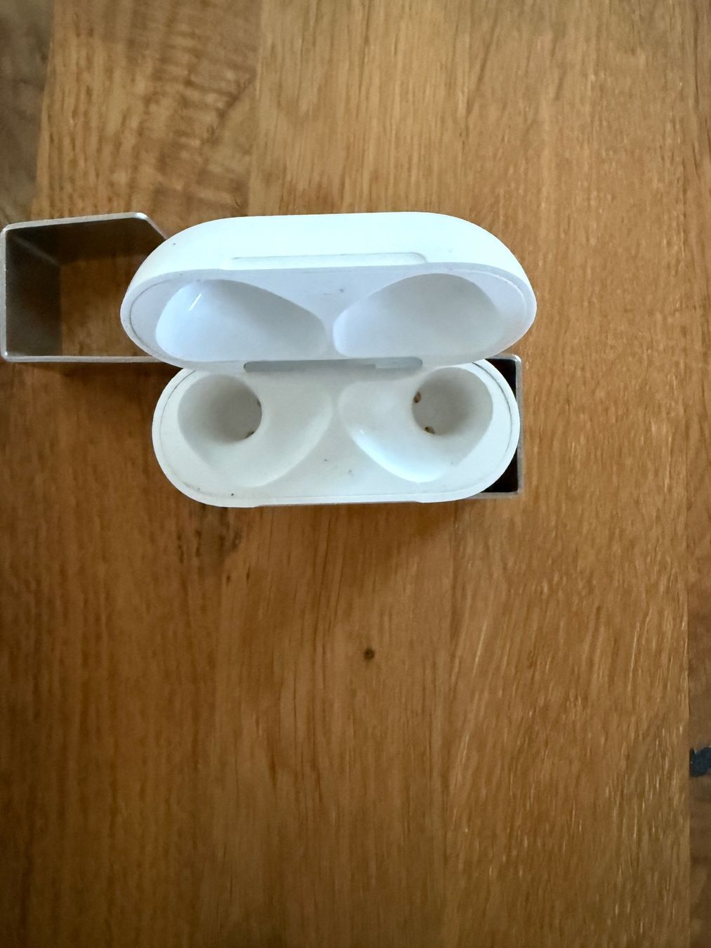 Apple Casques audio: APPLE AirPods 4 Charging Case – D'occasion à Lausanne par Nine1982 1