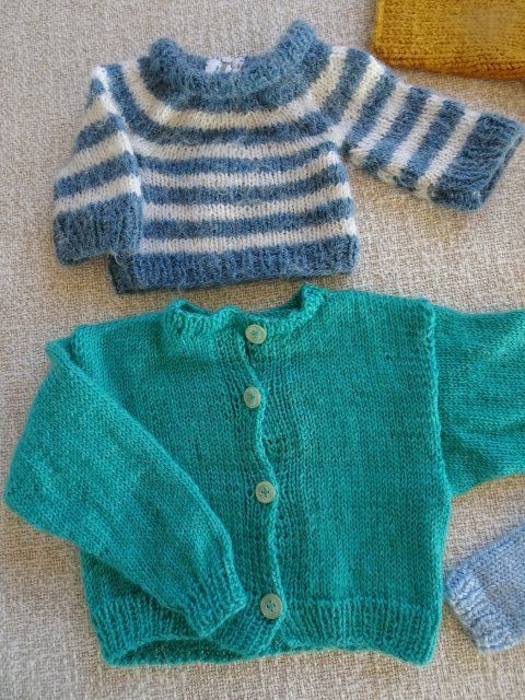 Puppen: Puppen-Pullover 5 Stück, handgestrickt – Gebraucht aus Berikon von Splendida43 6