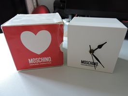 Moschino Hours & Minutes Box mit Uhr Aussen weiss