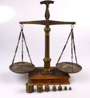 Antike Apothekerwaage Messing mit Gewichten