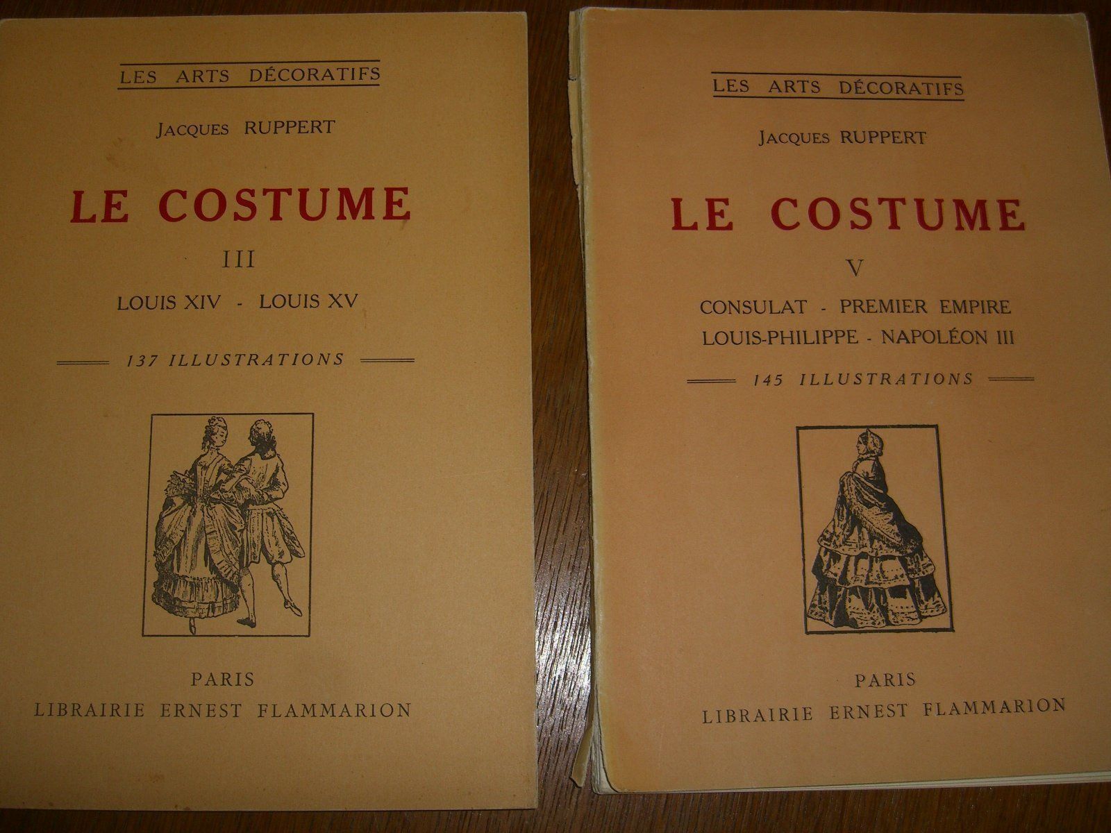 Bücher: Le Costume - buch – Gebraucht aus Bischofszell von Joachim-115 2