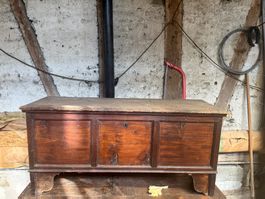 Truhe Holz antik Zustand gebraucht H ca 70cm B ca 100cm