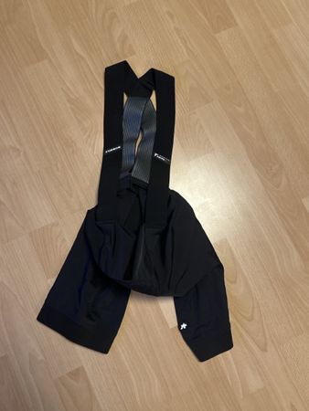 Assos Trägerhose T Equipe R schwarz Grösse S neuwertig