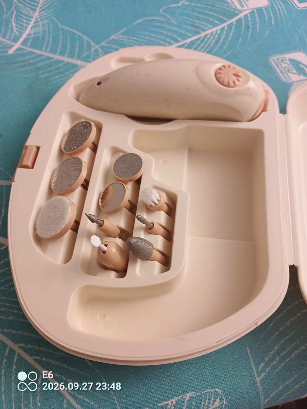 Maniküre: 2 Manicure/Pedicure Sets – Gebraucht aus Zürich von Mitzi6 5