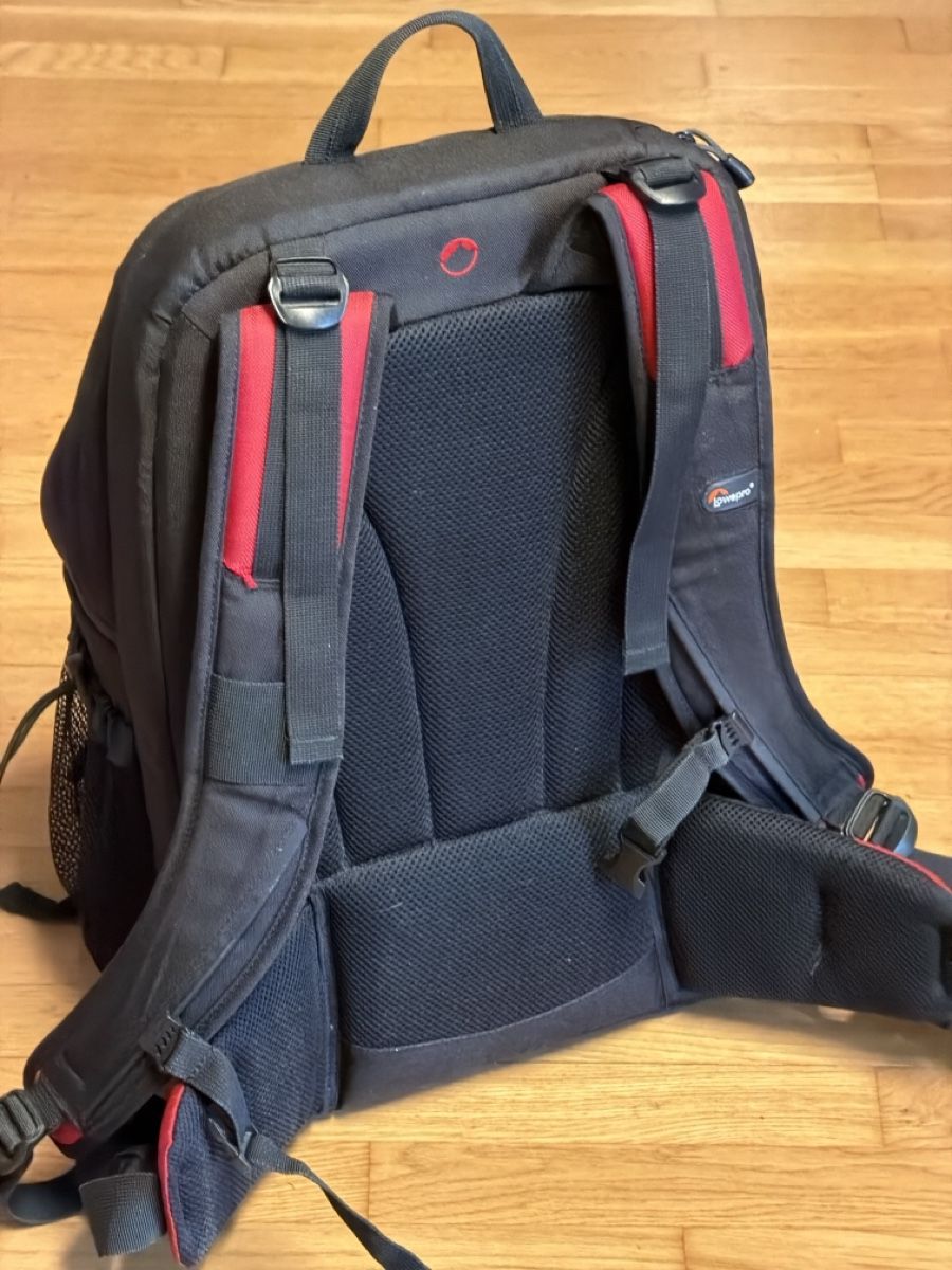 Lowepro Zaini: Lowepro Fotorucksack, rot – Usato da Biberist venduto da hurricane27 1