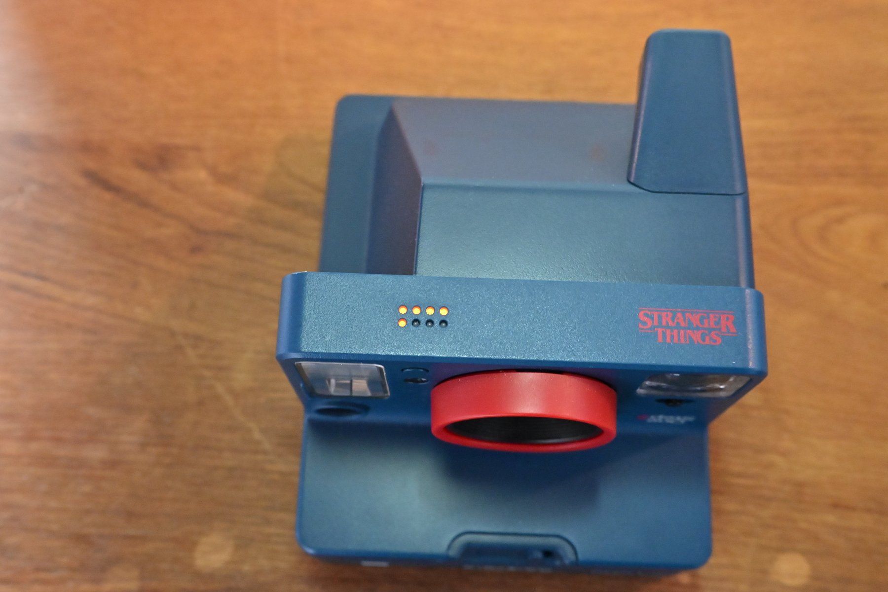 Polaroid Fotocamera: Polaroid I-Type Camera – Édition Stranger Things – Usato da Lausanne venduto da ale_k768 2