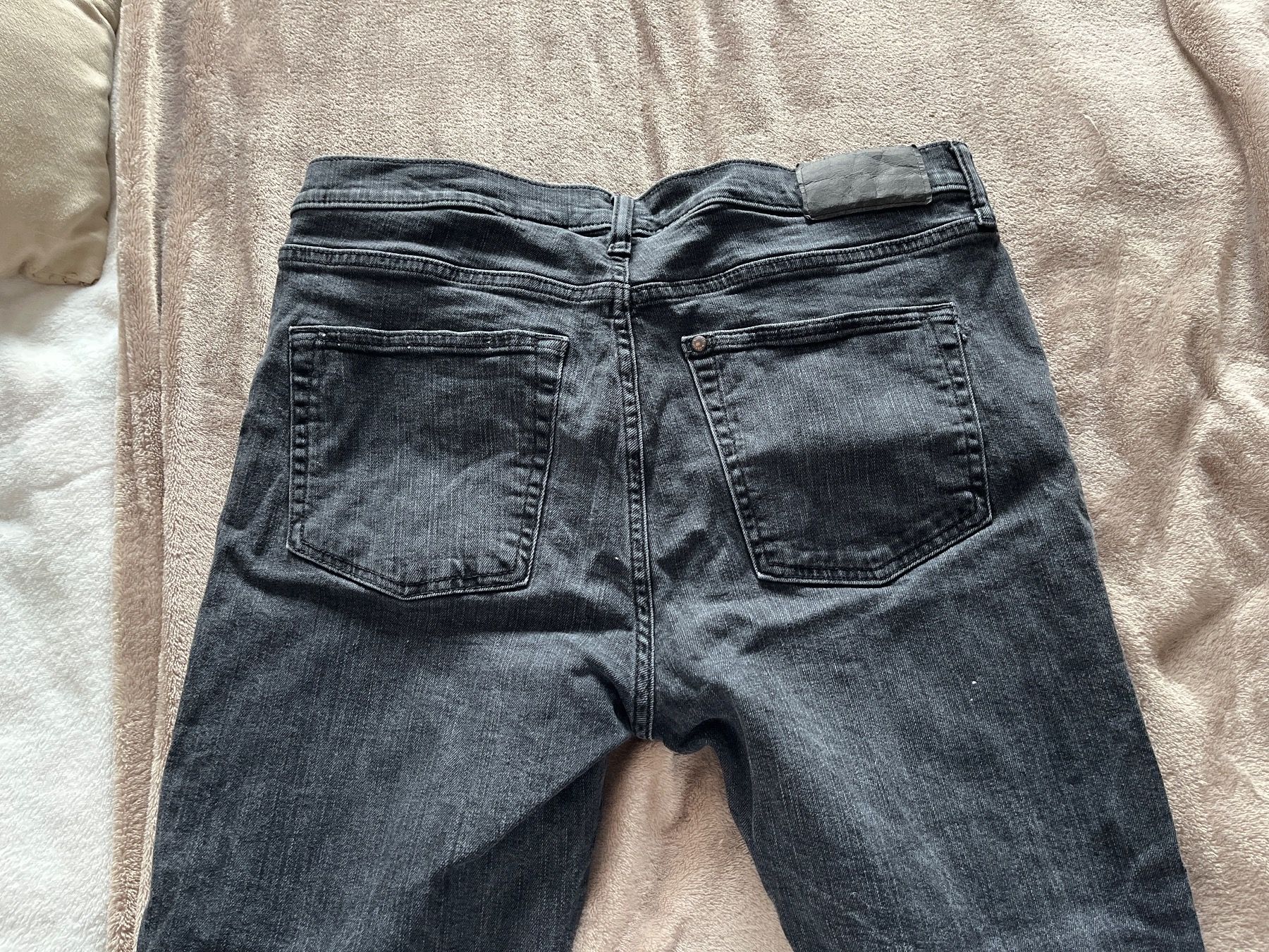 H&M Pantaloni: Pantalon gris H&M – Usato da Le Locle venduto da Mayd_h 8