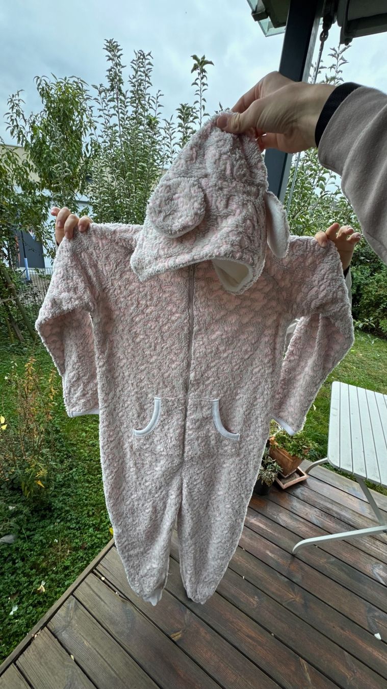 Tute: Onesie Grösse XS gebraucht – Usato da Berneck venduto da lif_j9wl 2