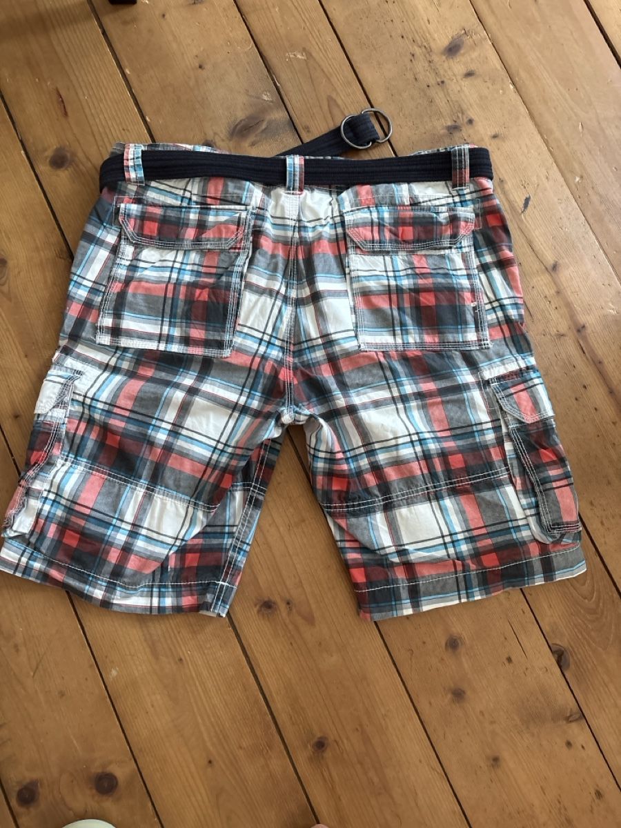 C&A Pantaloni: Coole Karoshorts von Angelo, Gr. 52 – Usato da Münchwilen TG venduto da BBJO 1