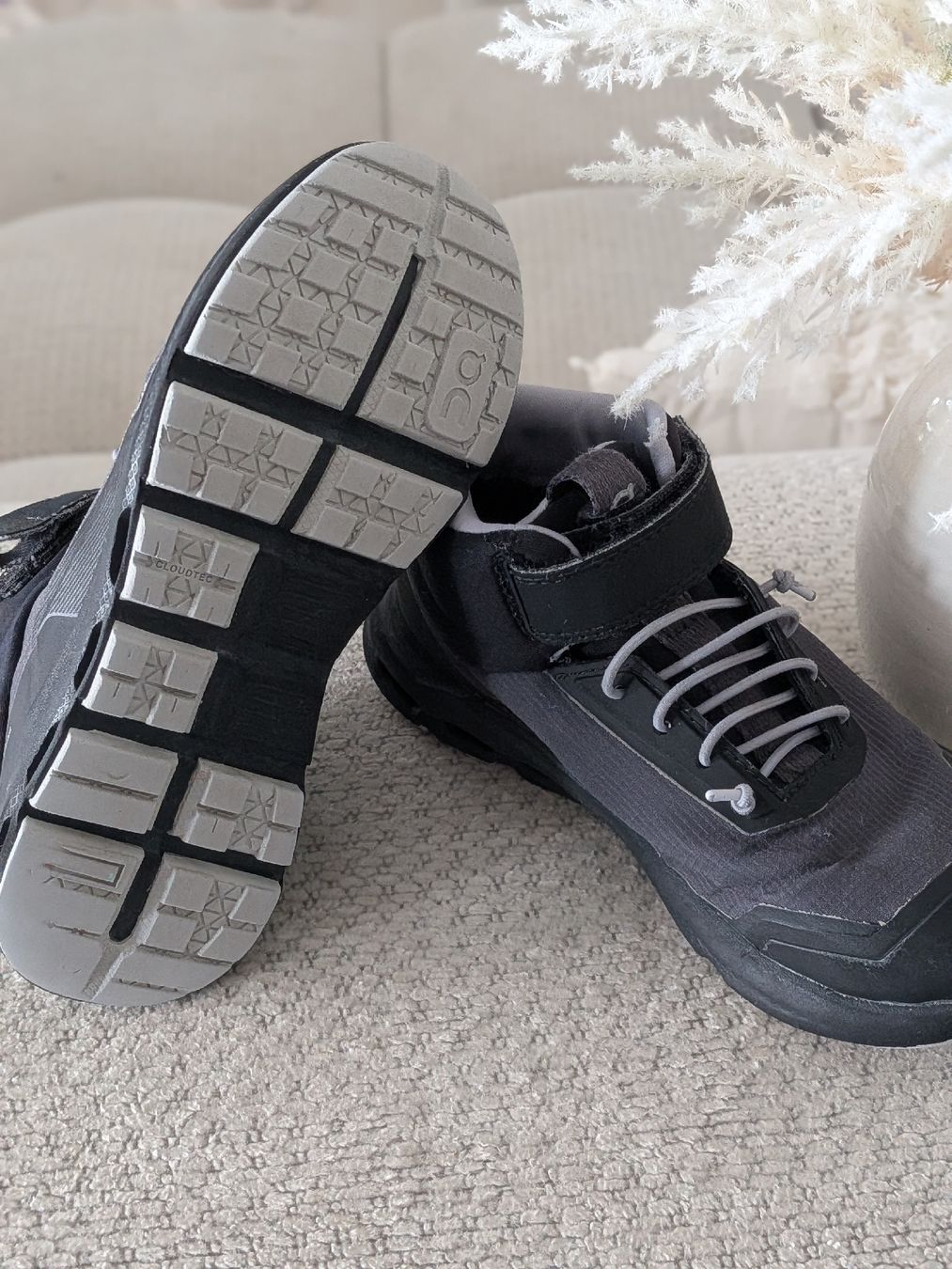 On Scarpe per ragazzi: ON Cloud Kinder Boots Wasserdicht – Gr. 28.5 – Usato da Opfikon venduto da ahi_hlw9 1