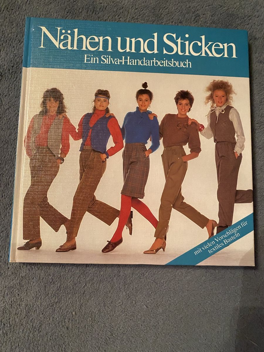 Libri: Nähen und sticken – Nuovo (secondo la descrizione) da Gretzenbach venduto da Cantate