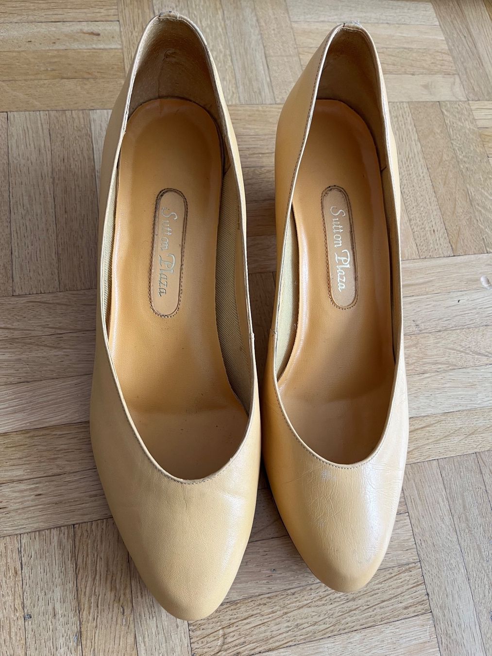 Damenschuhe: Sutton Plaza  shoes in  leather size 38 – Gebraucht aus Chêne-Bougeries von Seetooyoo 1