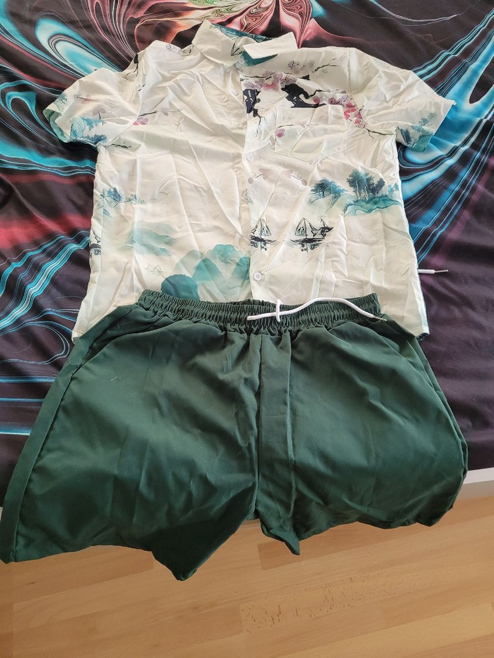 Lotti & Set di vestiti: Sommer Outfit Hemd Shorts Grösse M – Nuovo e nell'imballaggio originale da Bassersdorf venduto da K1966