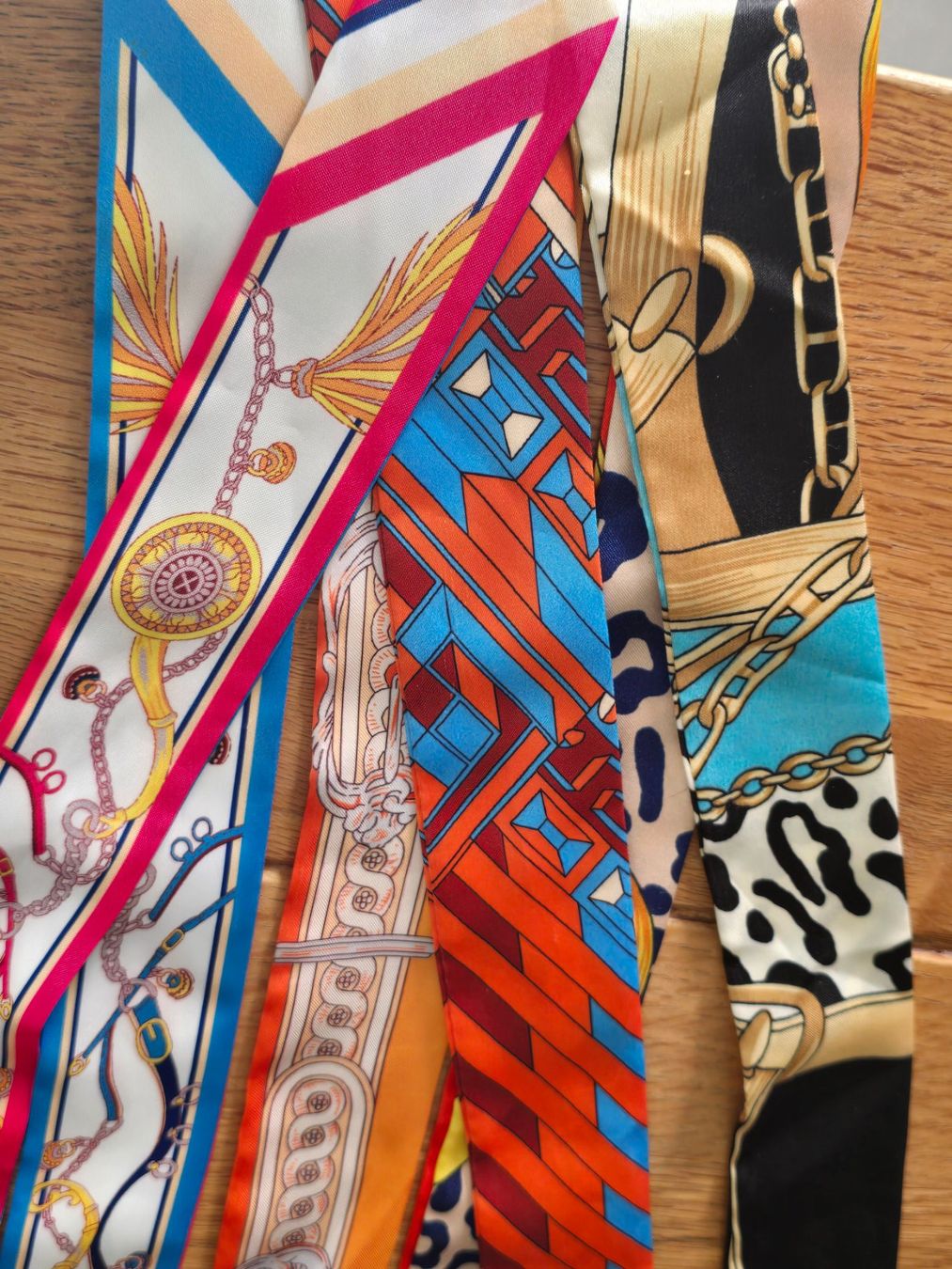 Foulard & Sciarpe: TWILLY HÜBSCH UND VIELSEITIG, NEU! – Usato da Möriken AG venduto da rowyta 6