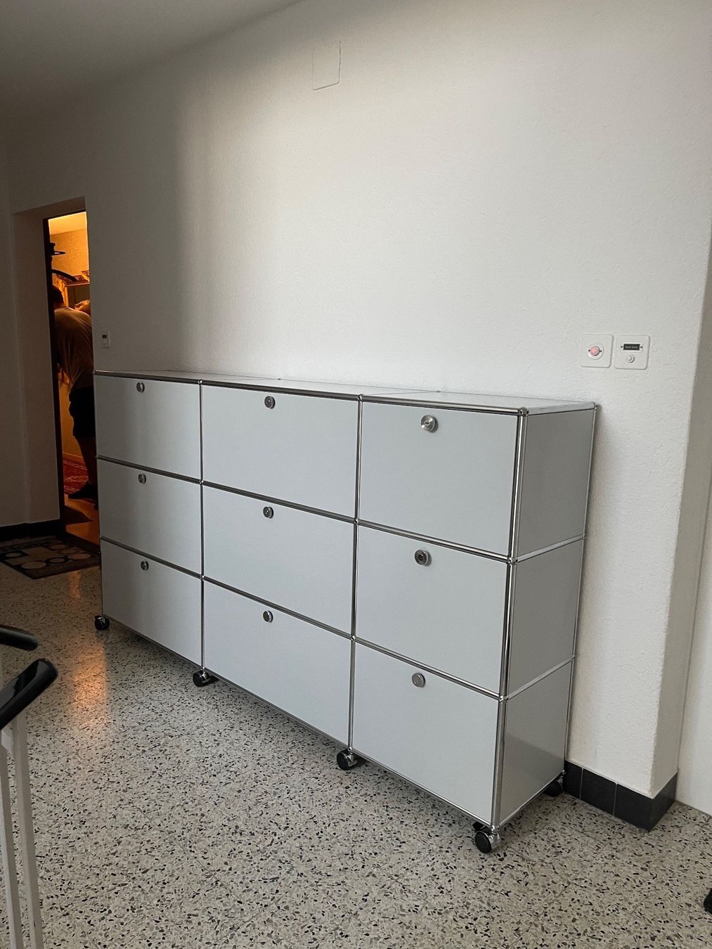 USM Scaffali: Usm Highboard  Möbel Lieferung Gratis – Usato da Thun venduto da Thuno6 1
