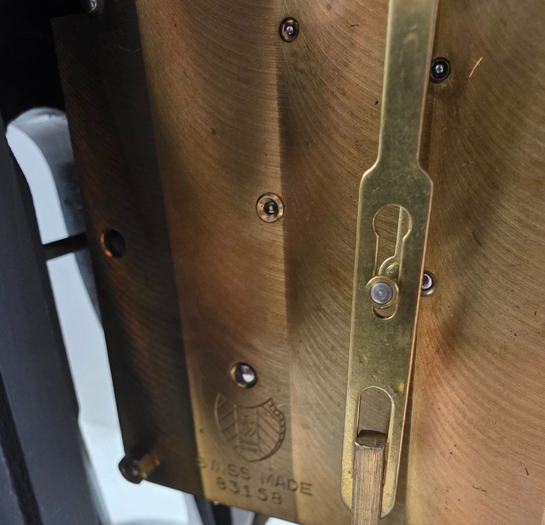 Orologi da terra & Orologi da parete: Le Castel Pendule Tischuhr – Handbemalt – Usato da Flums venduto da Flumsantik 2